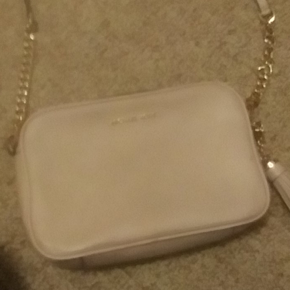 Meet your Posher, Brittany - Picture 4 of 8